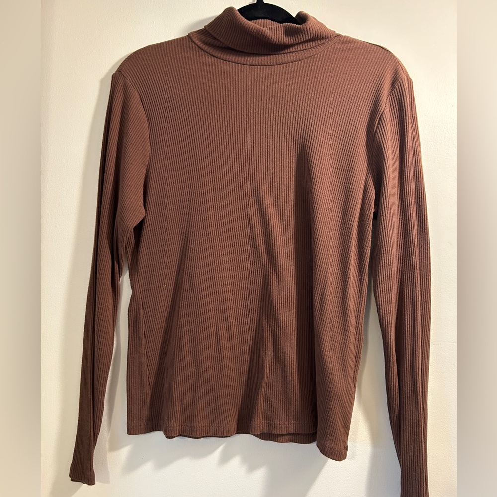 Ribbed turtleneck